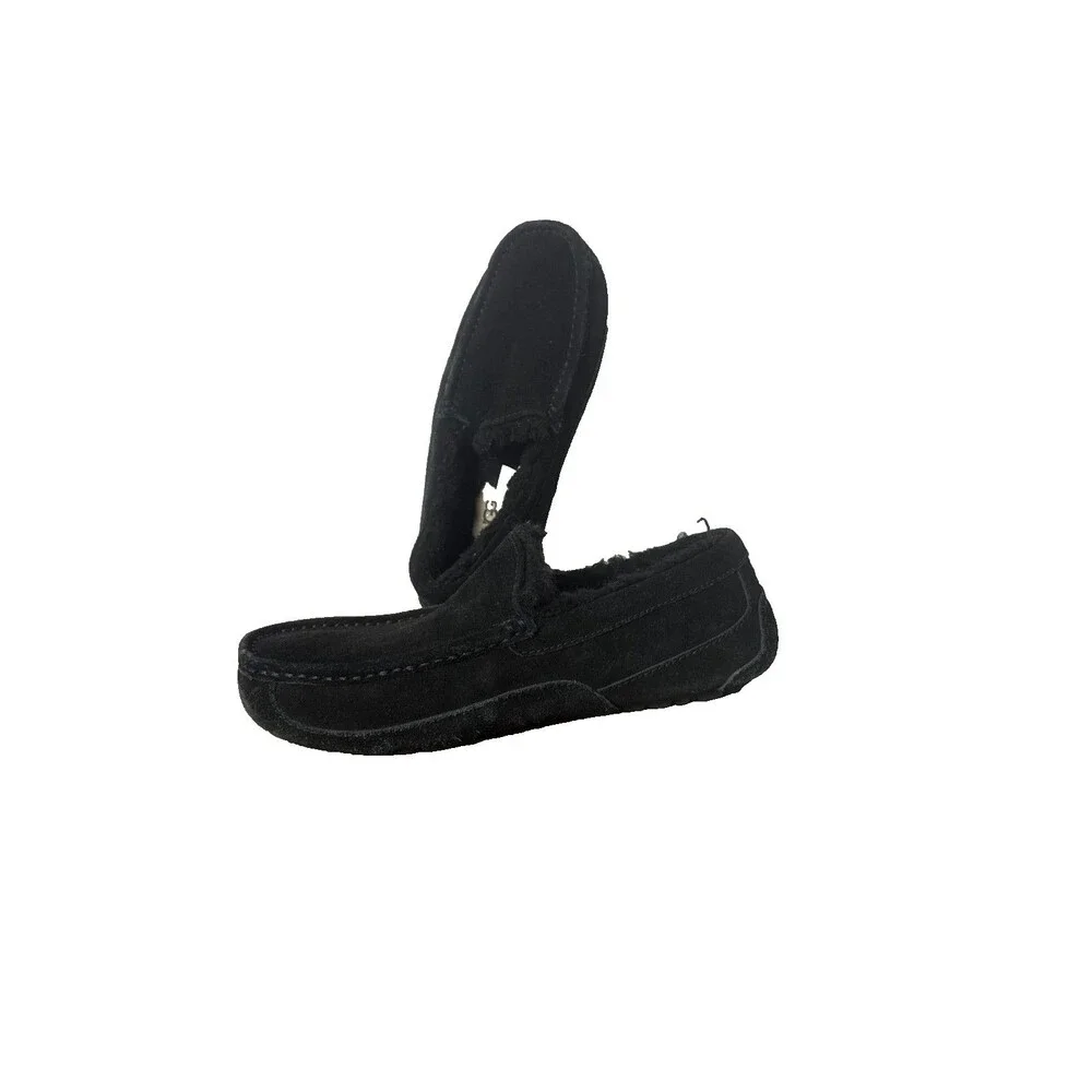 UGG Ascot Men’s Size 7 Black Suede Sheepskin Moccasin Slippers Loafers Cozy